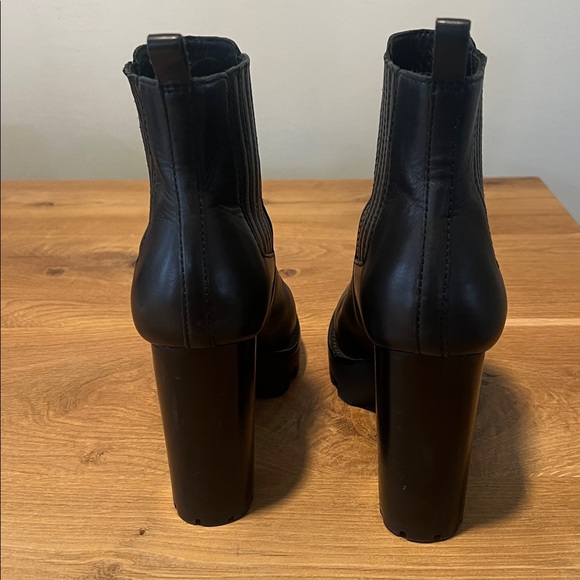 Antonio Melani Black Lug Sole Leather Ankle Boots 4” Block Heel Size 8.5 - Picture 4 of 14